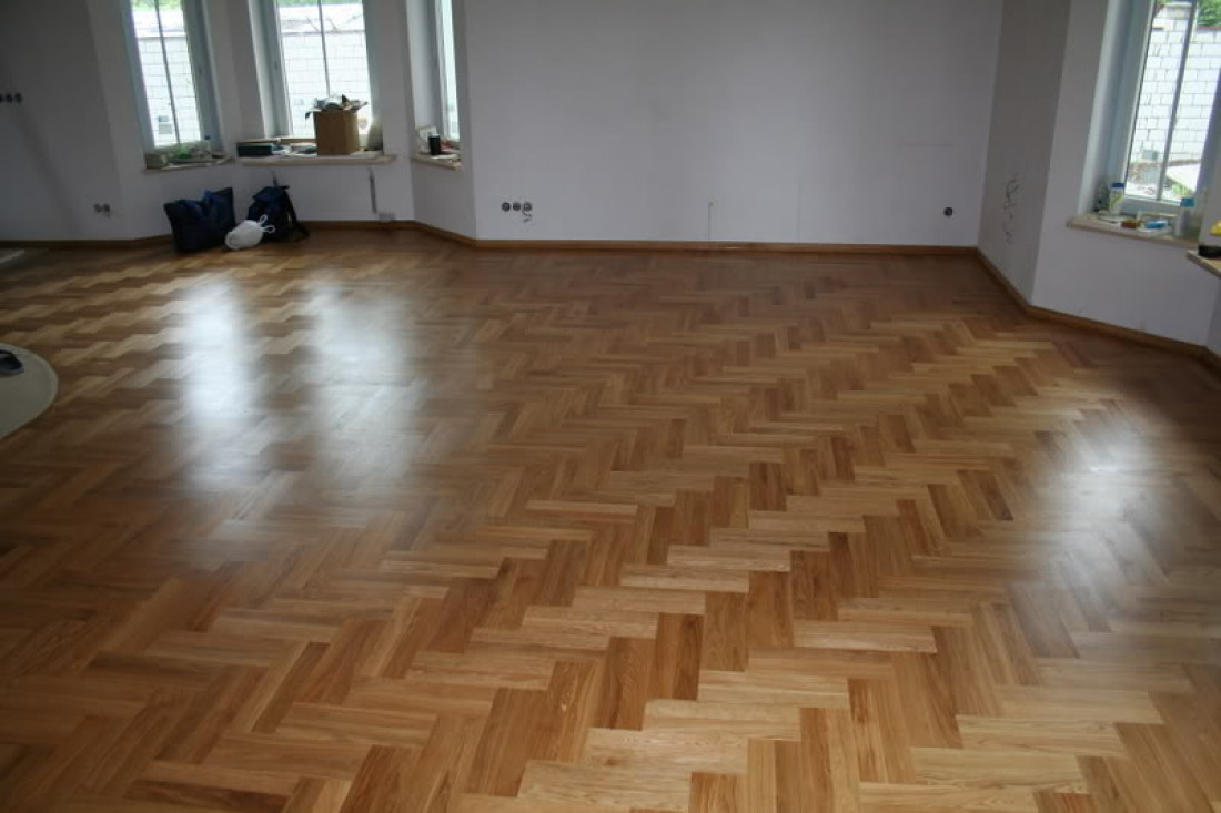 Czy klepka drewniana jest dobra dla podłogi z ogrzewaniem elektrycznym?